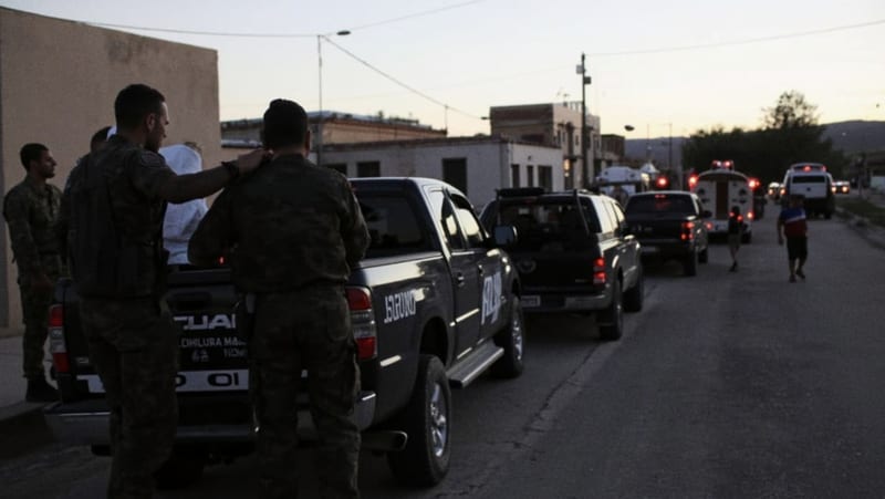 AEI, Ejército y SSPE realizan operativo de prevención en localidades de Madera y Gómez Farías; inspeccionan vehículos y dialogan con habitantes