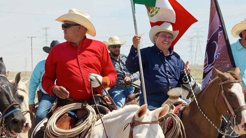 Alcalde de Parral encabeza el arranque de la Cabalgata Villista 2026 desde Ciudad Juárez