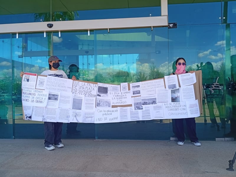 Alumnos del Tec II de Chihuahua piden destituir a la directora por falta de internet, maestros y recursos