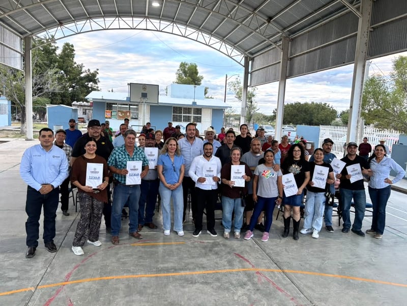 Camargo entrega 50 títulos de propiedad en San Ignacio y defiende la legalidad del proceso en Los Reyes