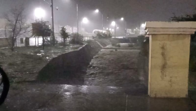 Clima en Chihuahua hoy viernes 16 de octubre: lluvia desde la madrugada, máxima de 11 grados y cruces inundados en la capital