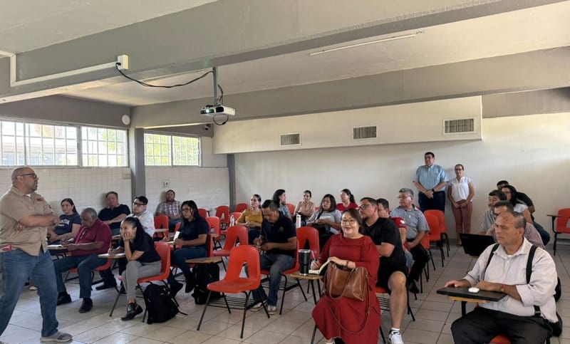 Conalep Delicias capacita docentes en tutoría integral para estudiantes de media superior