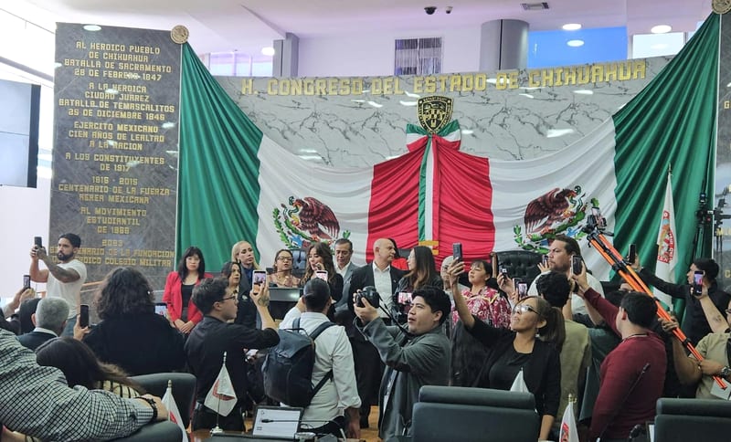 Congreso de Chihuahua suspende sesión: Morena toma la tribuna por el caso Jáuregui