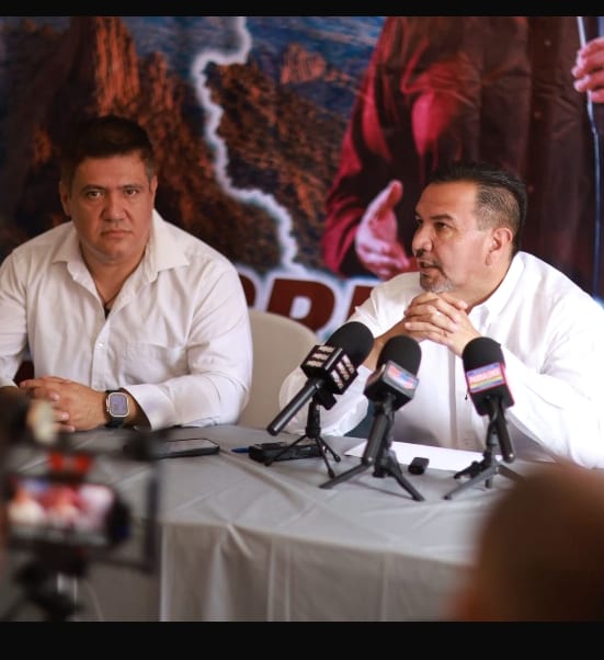 Cruz Pérez Cuéllar lidera encuestas en proceso interno de Morena en Chihuahua
