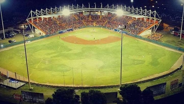 Delicias instala pantalla gigante para ver a México en el Gran Estadio; habrá transporte gratuito