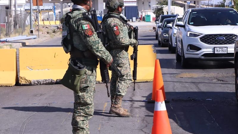 Detienen a militares estadounidenses armados en el Puente Libre de Ciudad Juárez