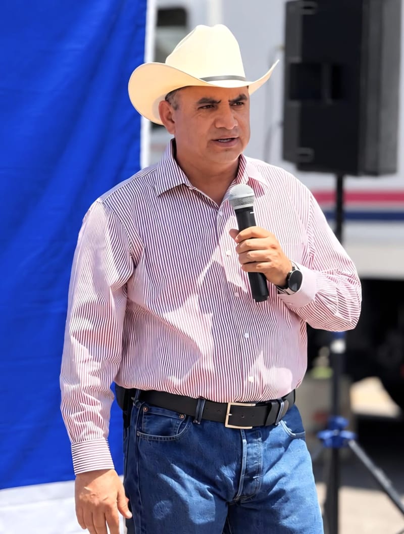 Diputado Noel Chávez exhorta a reforzar medidas sanitarias tras detección de gusano barrenador en Parral
