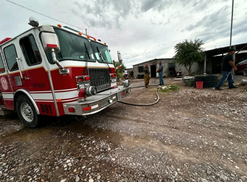 Incendio consume vivienda en Ojinaga y causa daños significativos