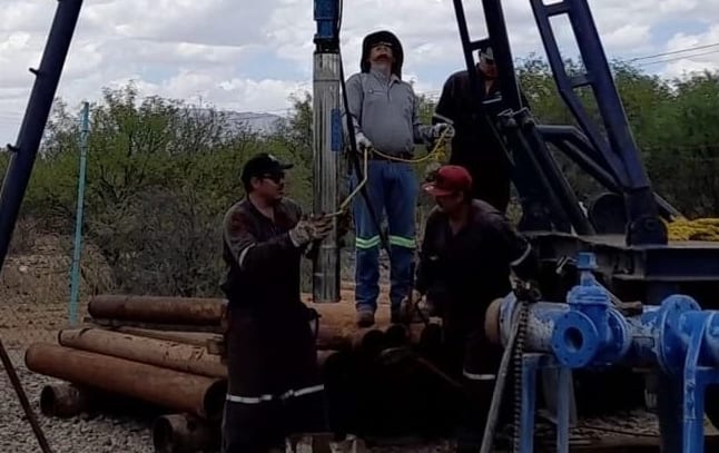 JMAS restituye servicio de agua en la colonia La Huerta de Parral tras reparación de tubería