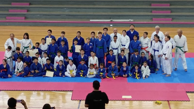 Judo Kan Parral reconoce avance de sus judokas en tradicional ceremonia de cambio de cintas