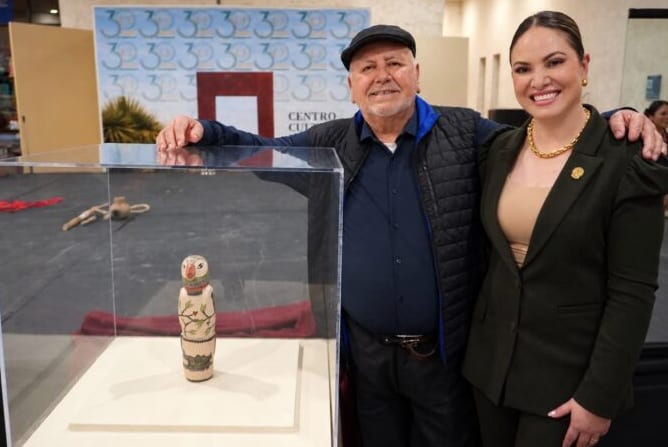 Leopoldo Horacio Chávez recibe la Presea Guacamaya Paquimé 2026 en el Festival de las Casas Grandes