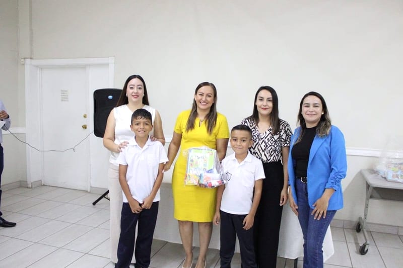Municipio de Nuevo Casas Grandes entrega útiles escolares gratuitos para preescolar