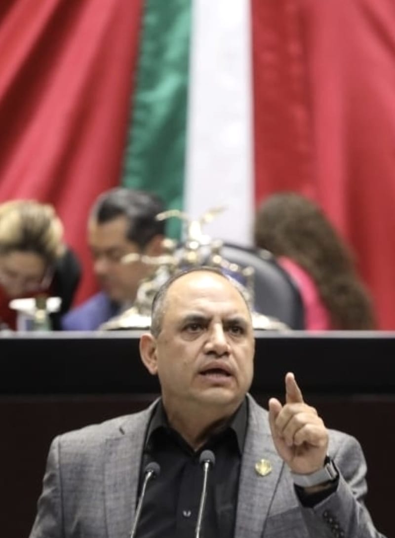 Noel Chávez alerta sobre crisis en el IMSS de Parral por falta de insumos y medicamentos