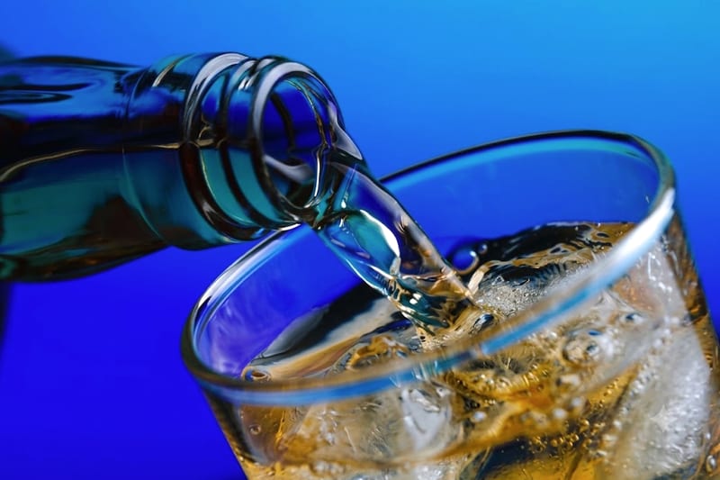 Ola de calor dispara venta de agua mineral y bebidas hidratantes en Delicias