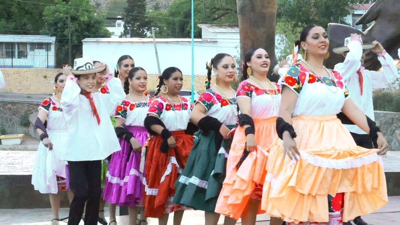 Parral presenta Festival Umbral de Alebrijes en el Teatro Hidalgo este viernes