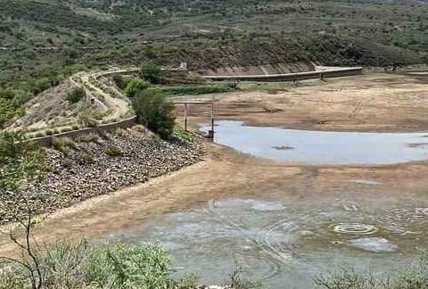 Presa Parral se seca y suspende suministro de agua a la ciudad