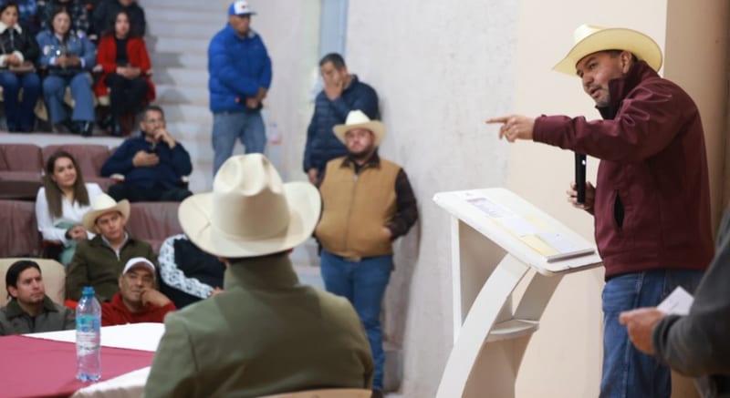 Productores y maestros del sur de Chihuahua reclaman apoyo para el campo y las escuelas en gira de Cruz Pérez Cuéllar