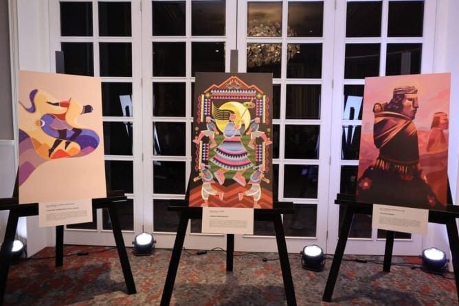 René Chavira reconoce a ganadores del Premio Arte Rarámuri Cu4tro Soles; sus obras irán en botellas de edición especial