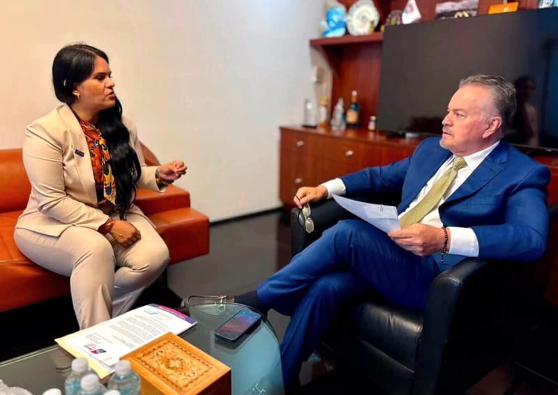 Senador Mario Vázquez y alcaldesa Lucy Marrufo coordinan acciones para resolver crisis hídrica en Ojinaga